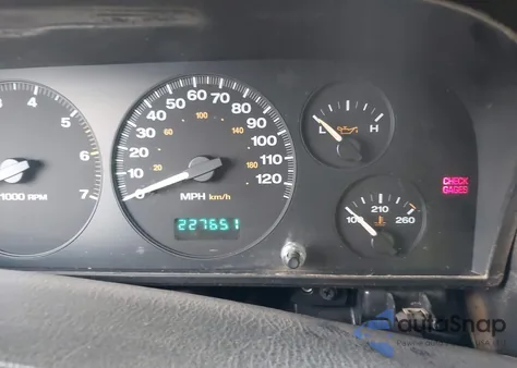 2004 Jeep Grand Cherokee Laredo z USA, uszkodzony, nr VIN 1J4GW48S94C380187